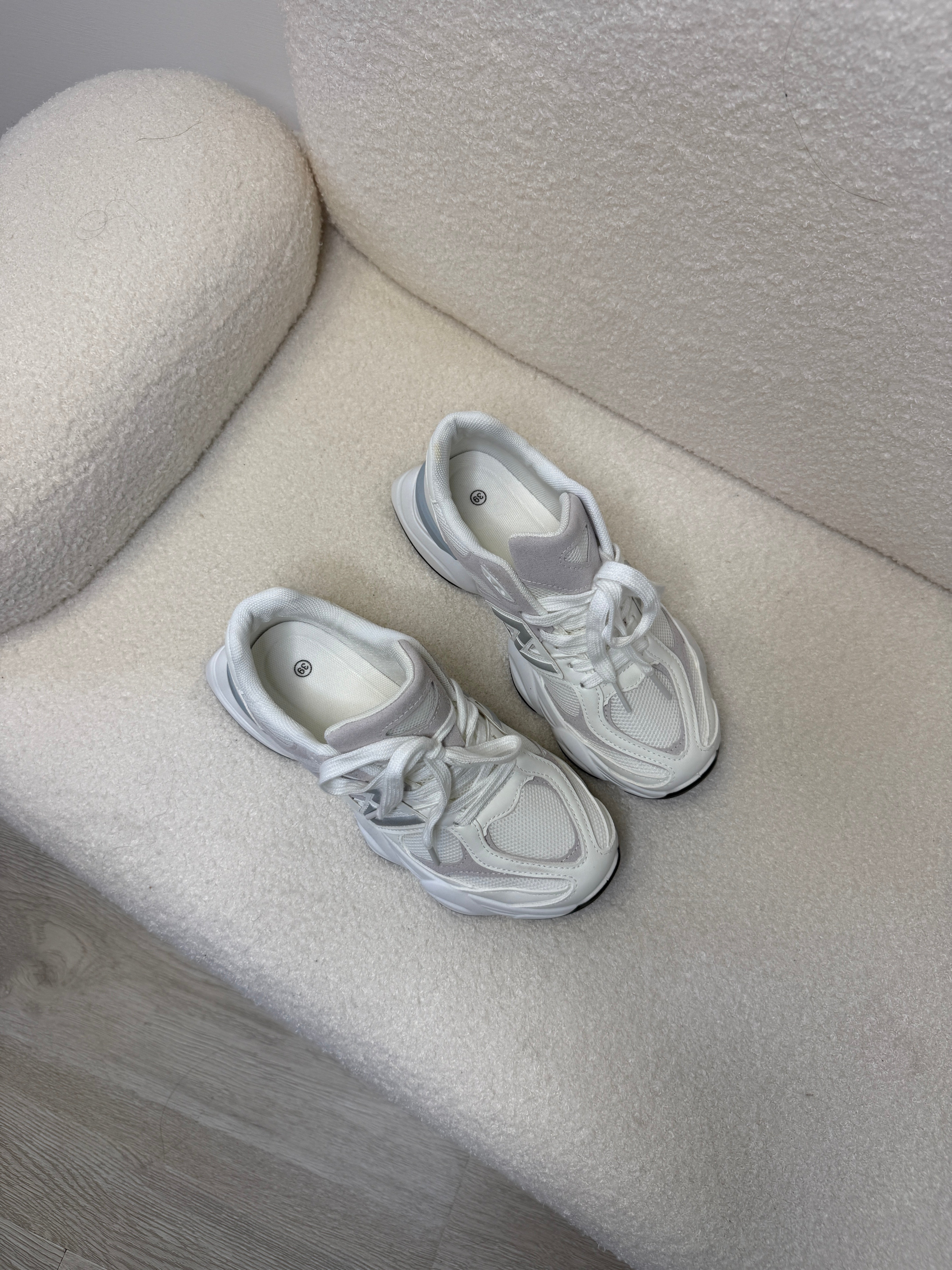 SNEAKERS N/B 3208