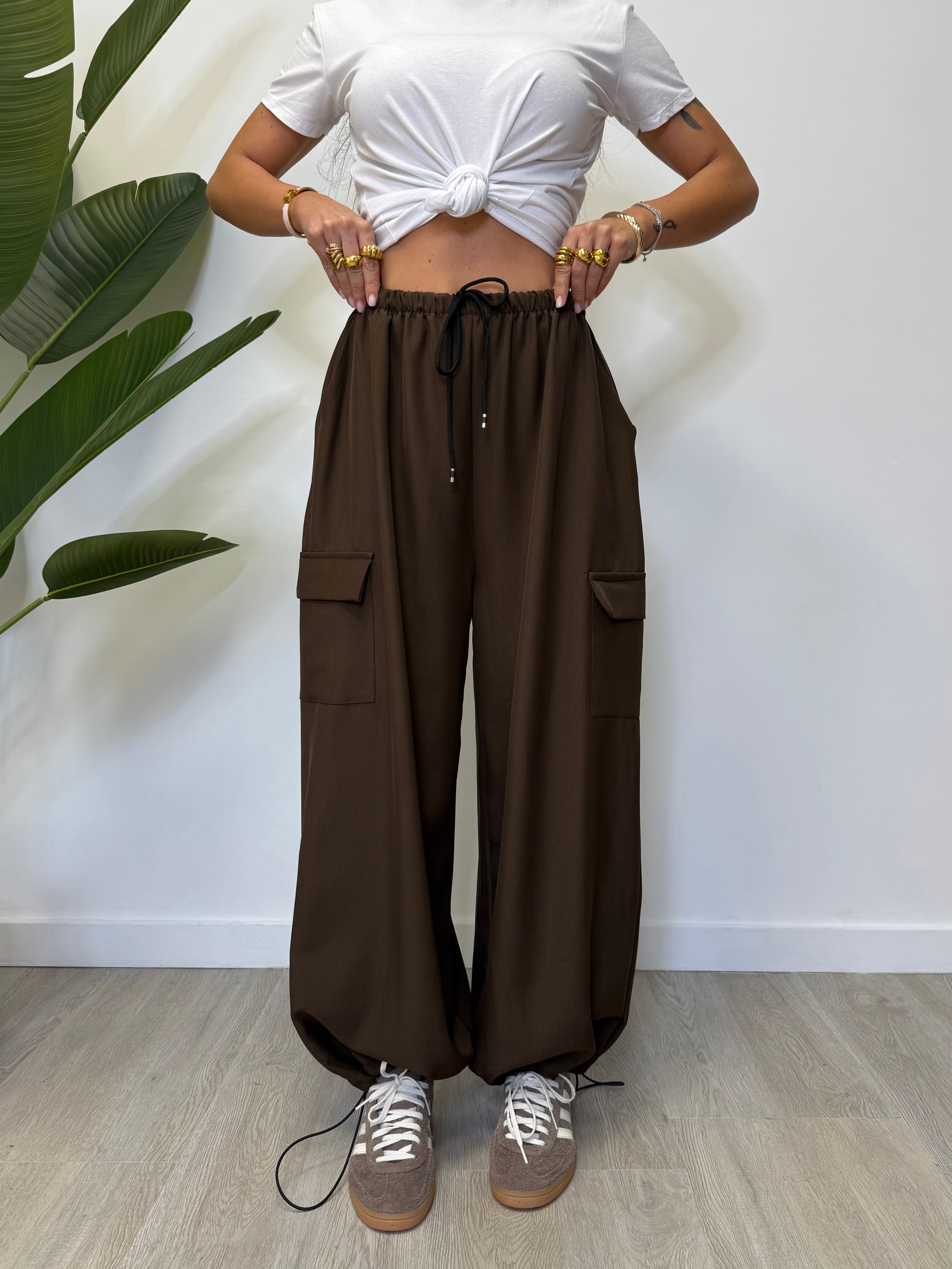 JOGGER CON COULISSE E LACCETTO ALLA CAVIGLIA 6080