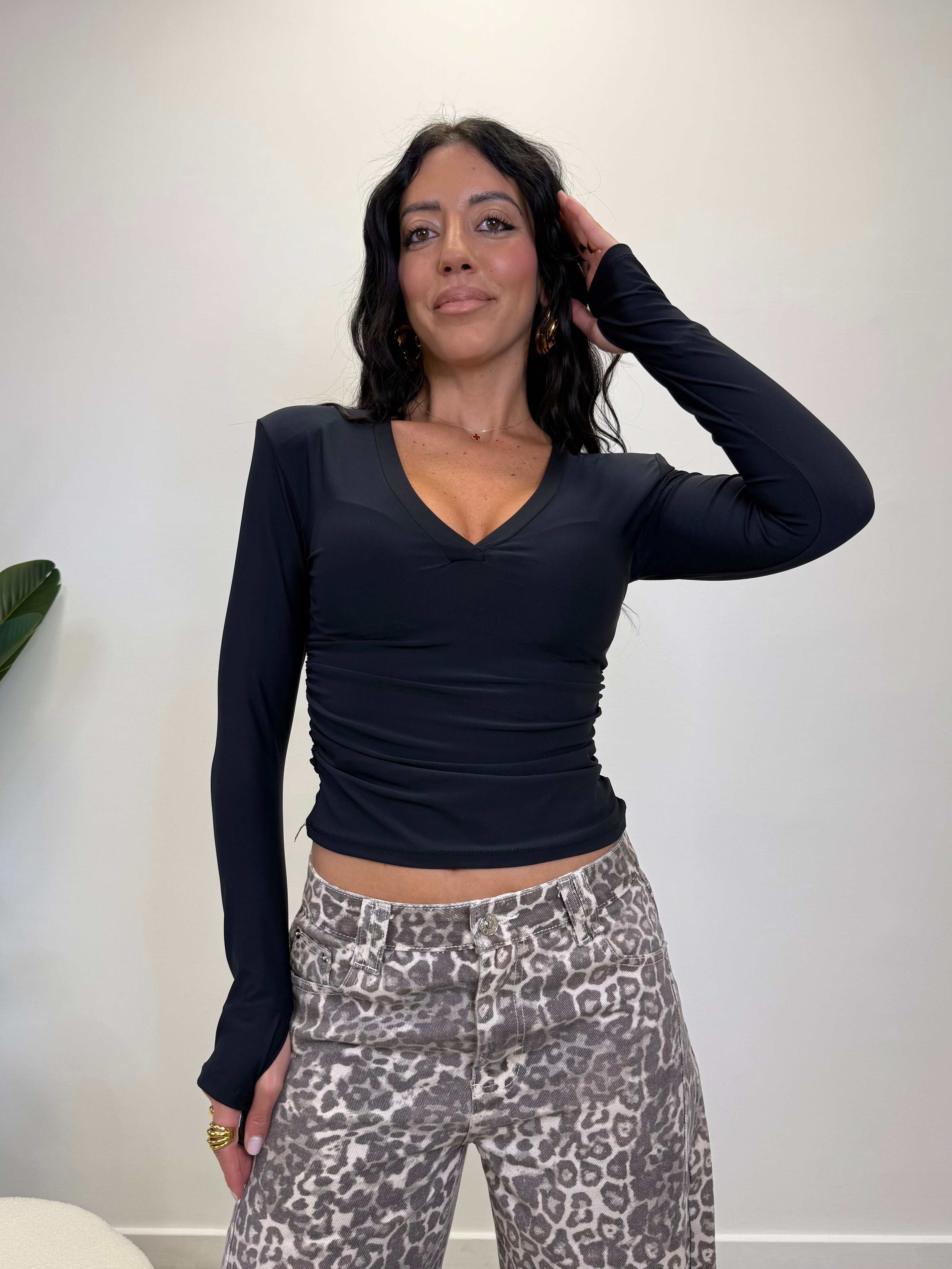MAGLIA ELASTICIZZATA SCOLLO A V 16589