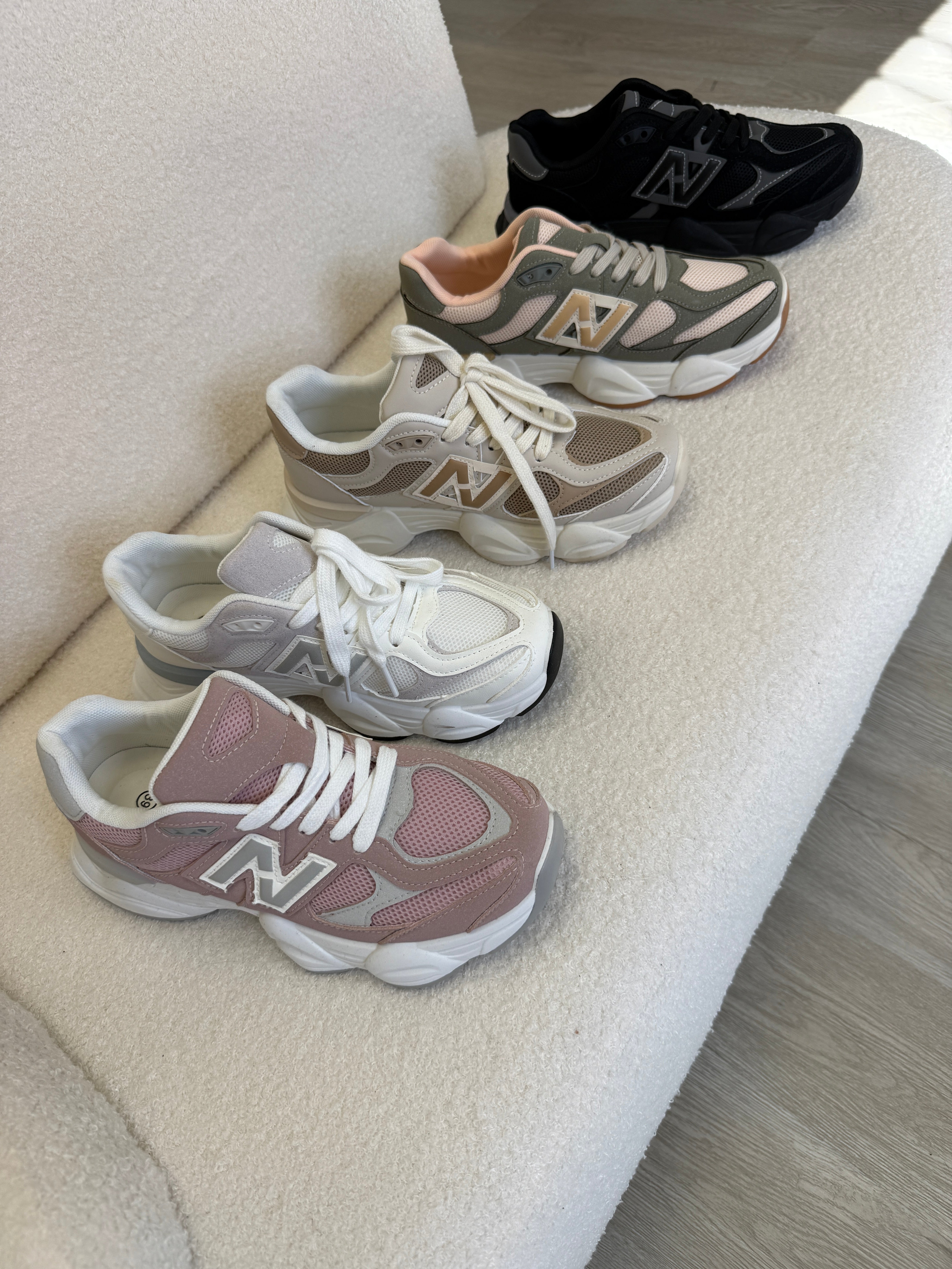 SNEAKERS N/B 3208