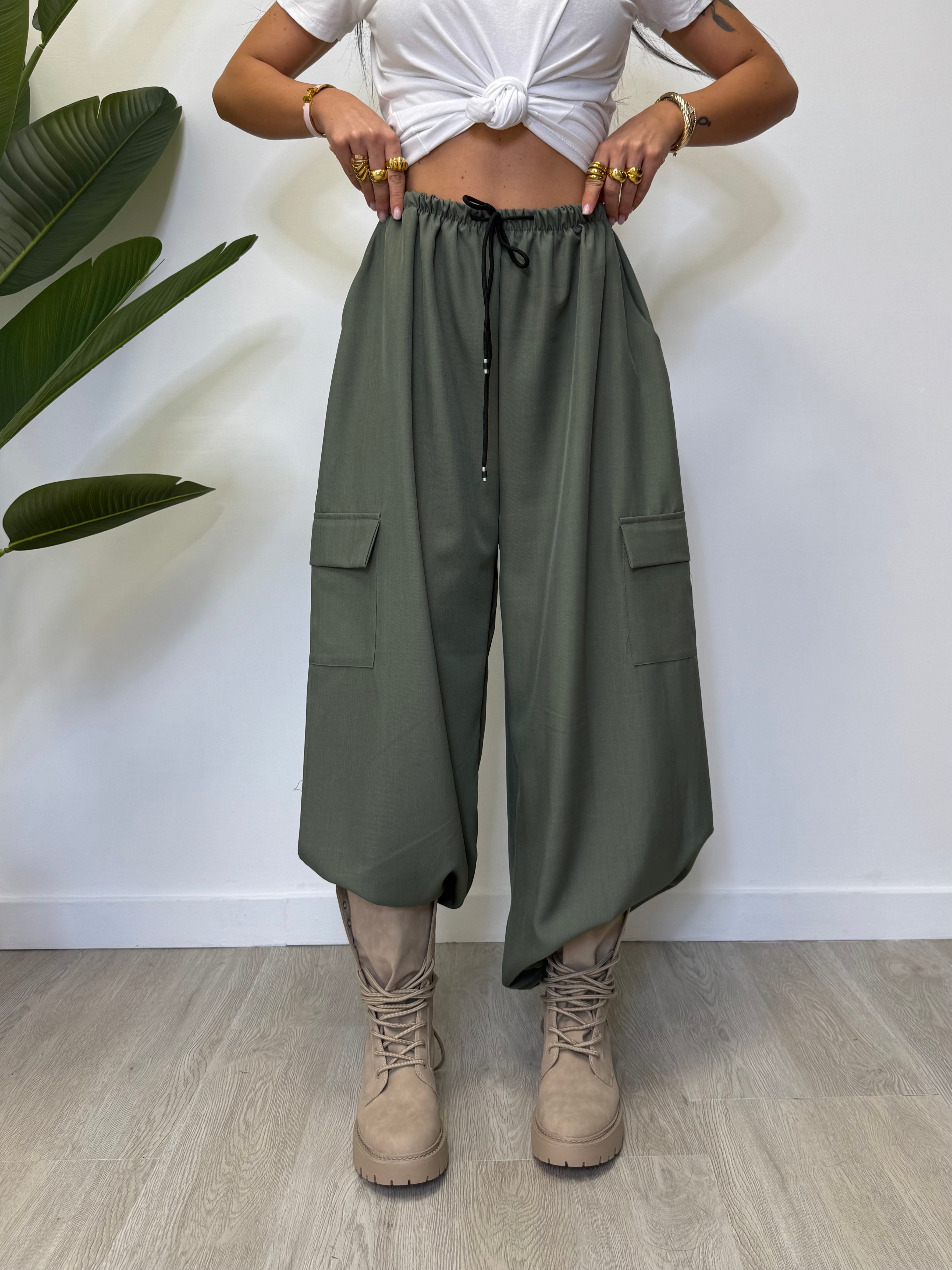 JOGGER CON COULISSE E LACCETTO ALLA CAVIGLIA 6080