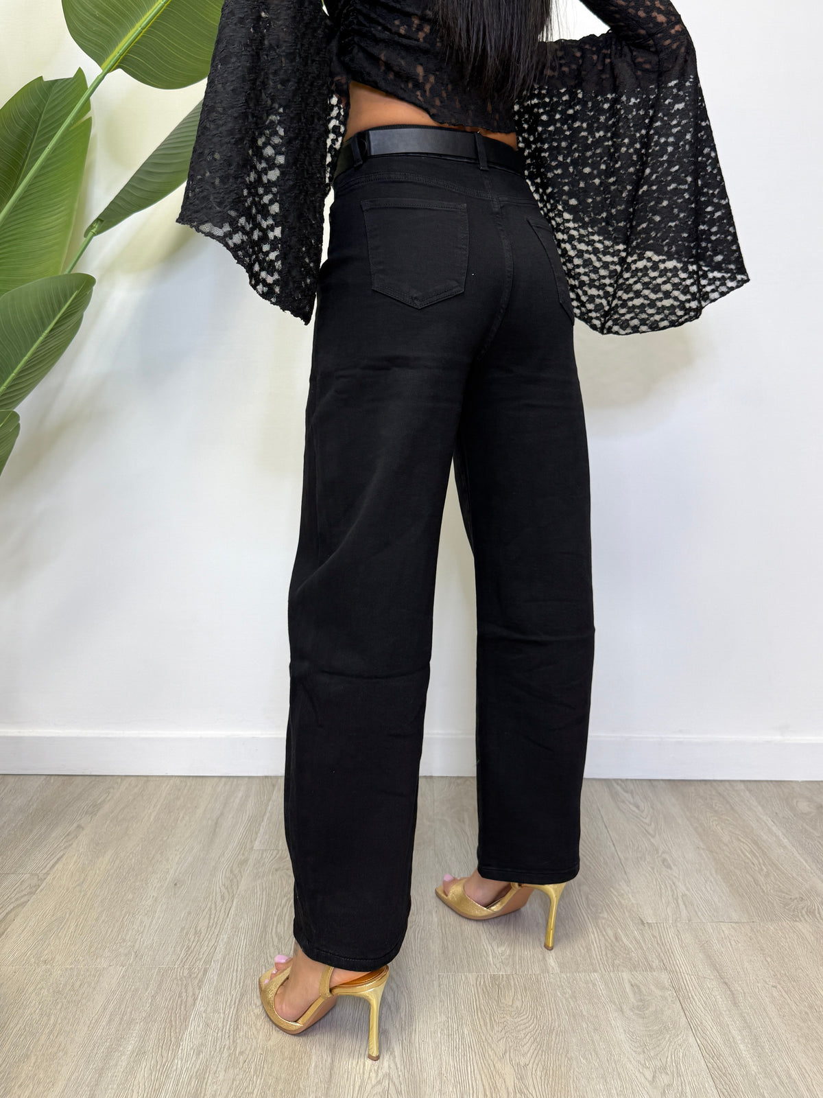 JEANS BAGGY NERO CON CINTURA 113