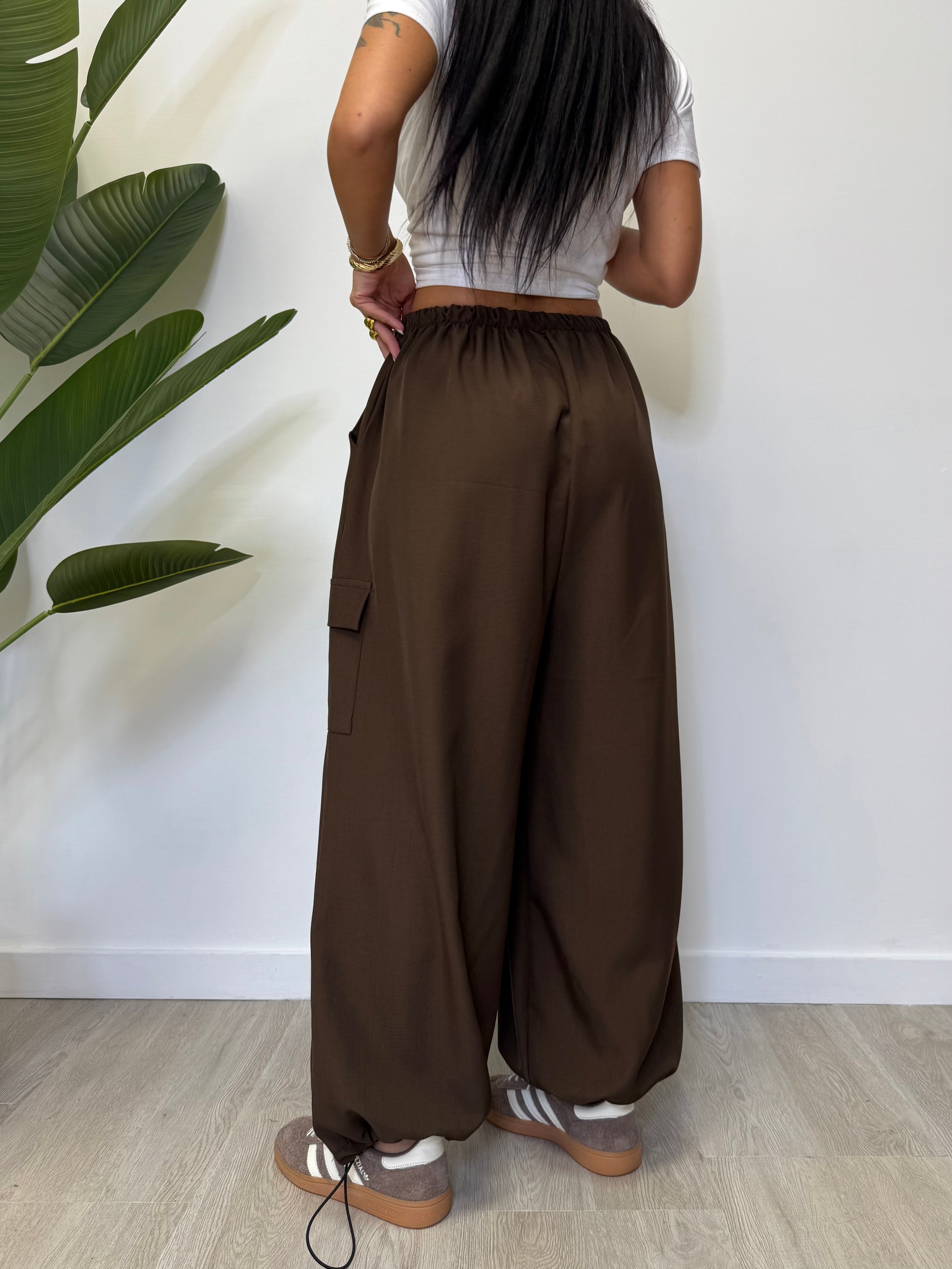 JOGGER CON COULISSE E LACCETTO ALLA CAVIGLIA 6080