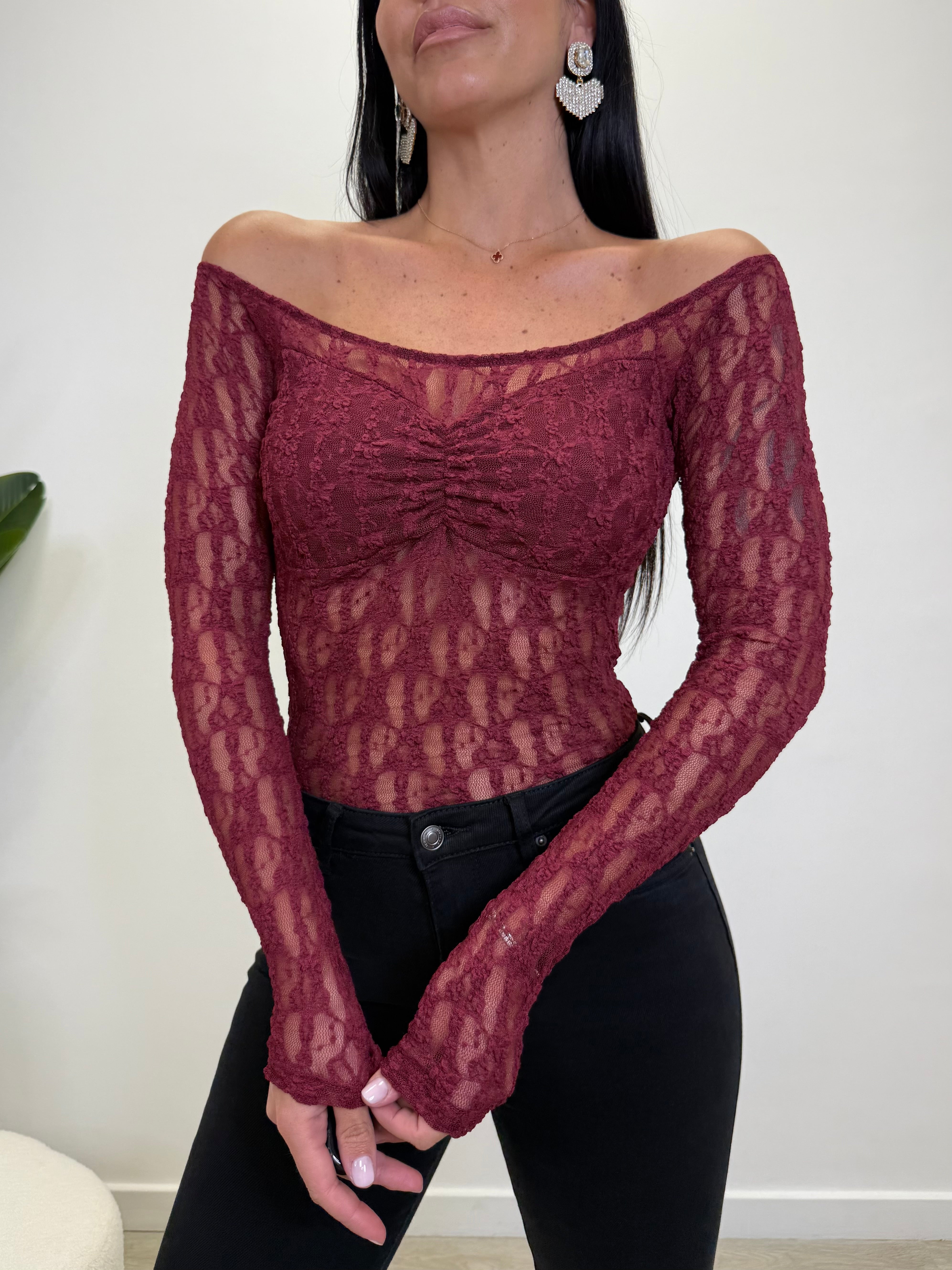 MAGLIA SCOLLO A BARCA IN PIZZO 16615