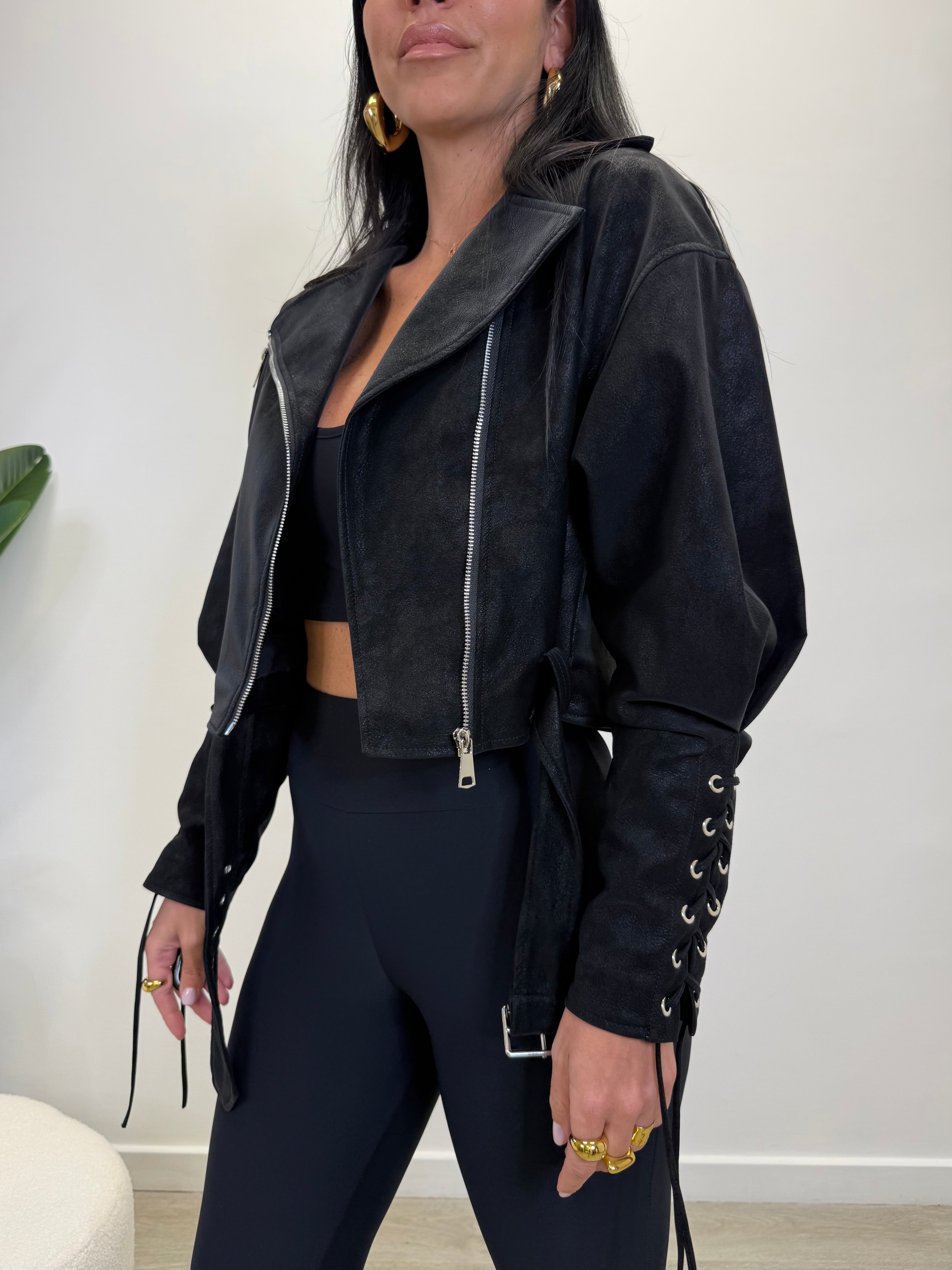 CHIODO EFFETTO PELLE CON STRINGHE 6681