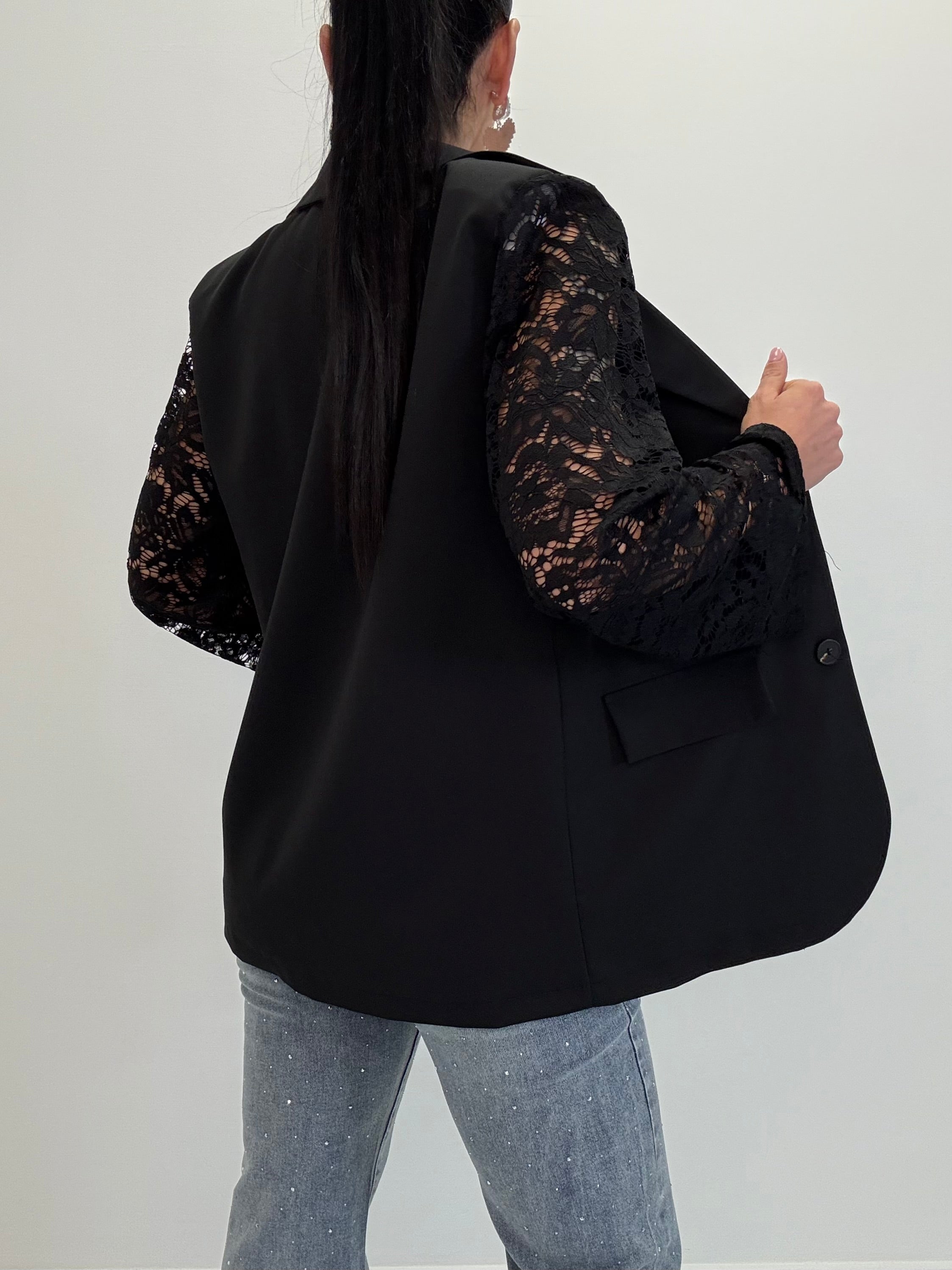 GIACCA CON MANICHE IN PIZZO 6372