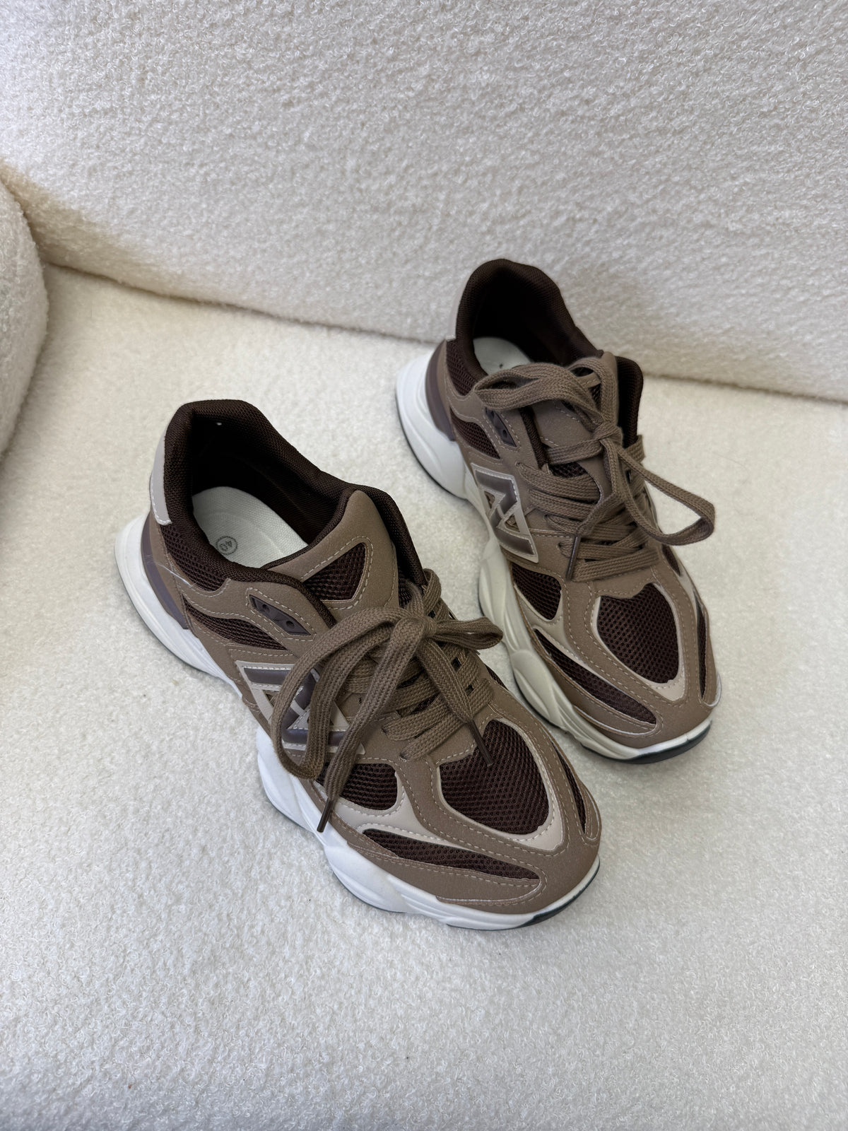 SNEAKERS N/B 3208
