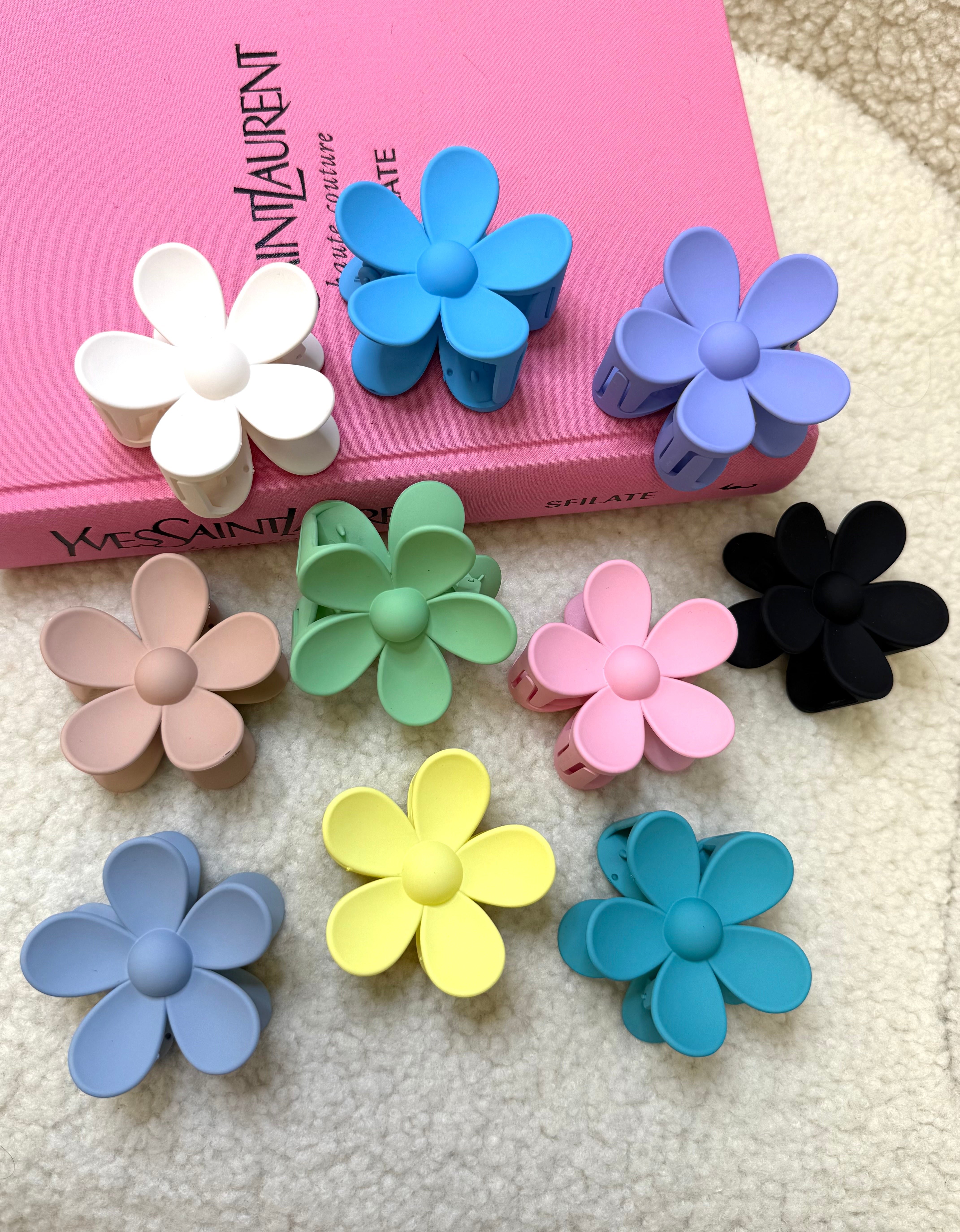 FLOWER HAIR CLIP 3635
