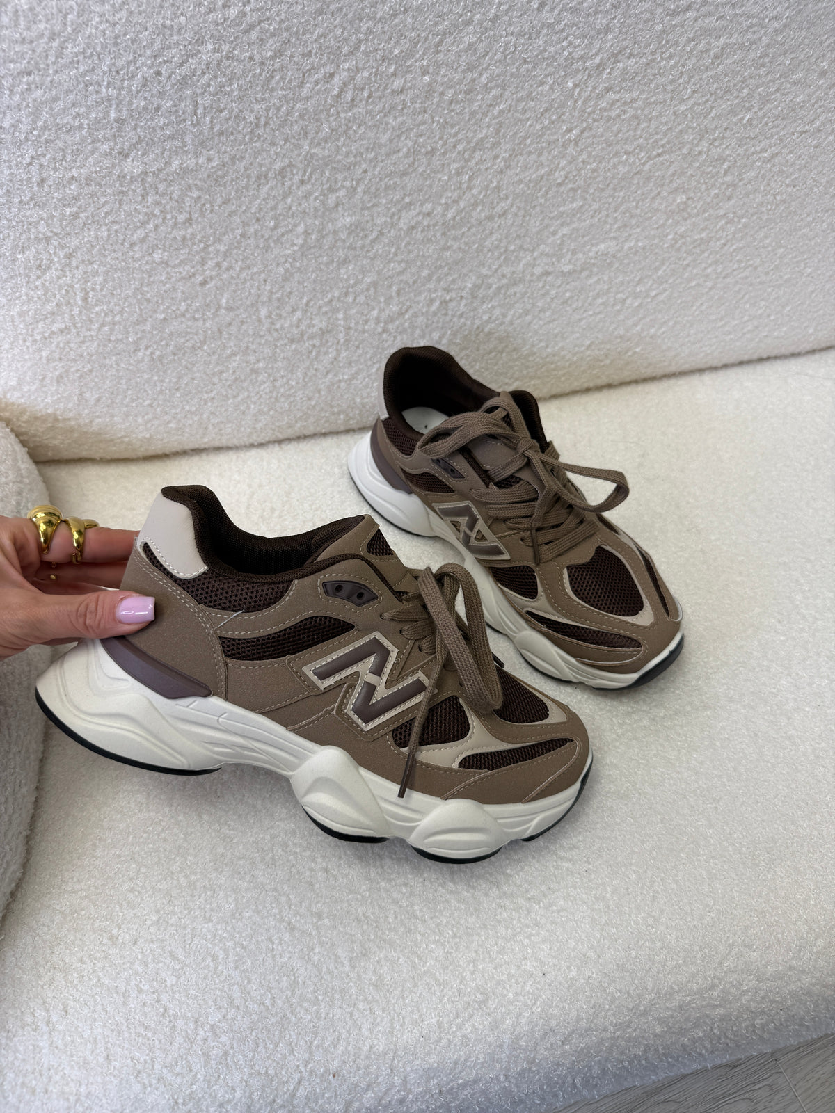 SNEAKERS N/B 3208
