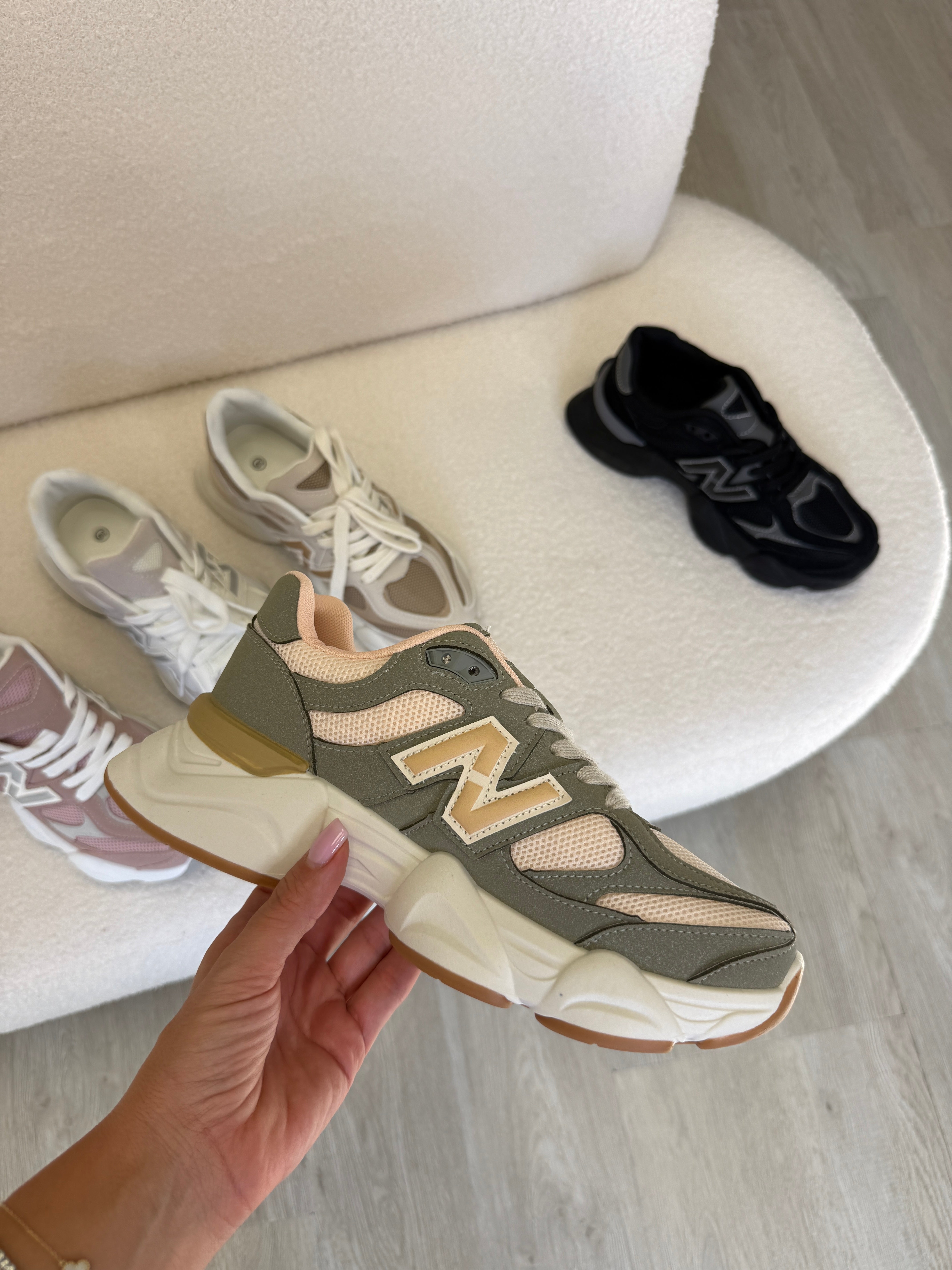 SNEAKERS N/B 3208