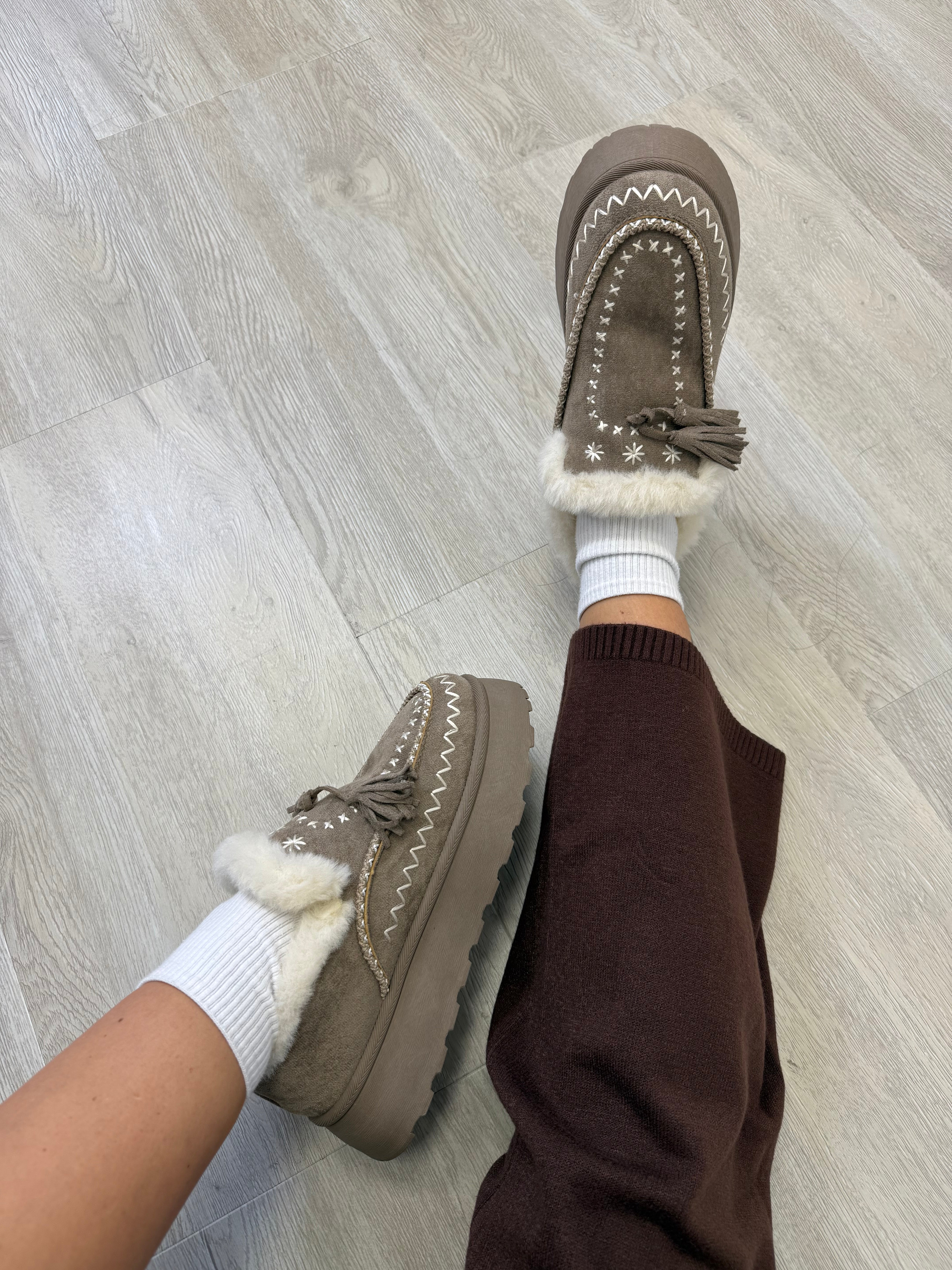 MOCASSINO PLATFORM MONGOLIA 239