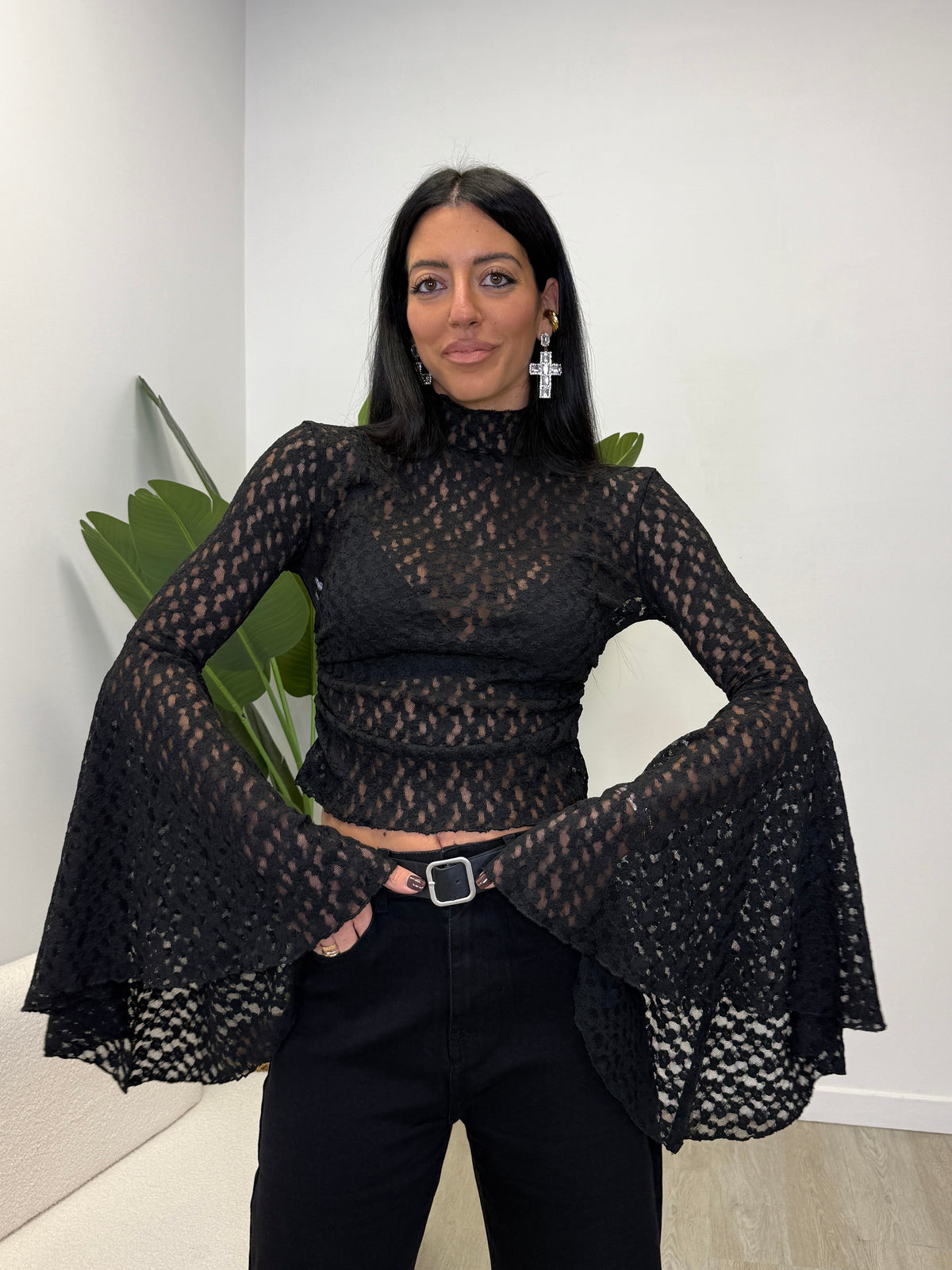 BLUSA IN PIZZI CON MANICHE A CAMPANA 39366