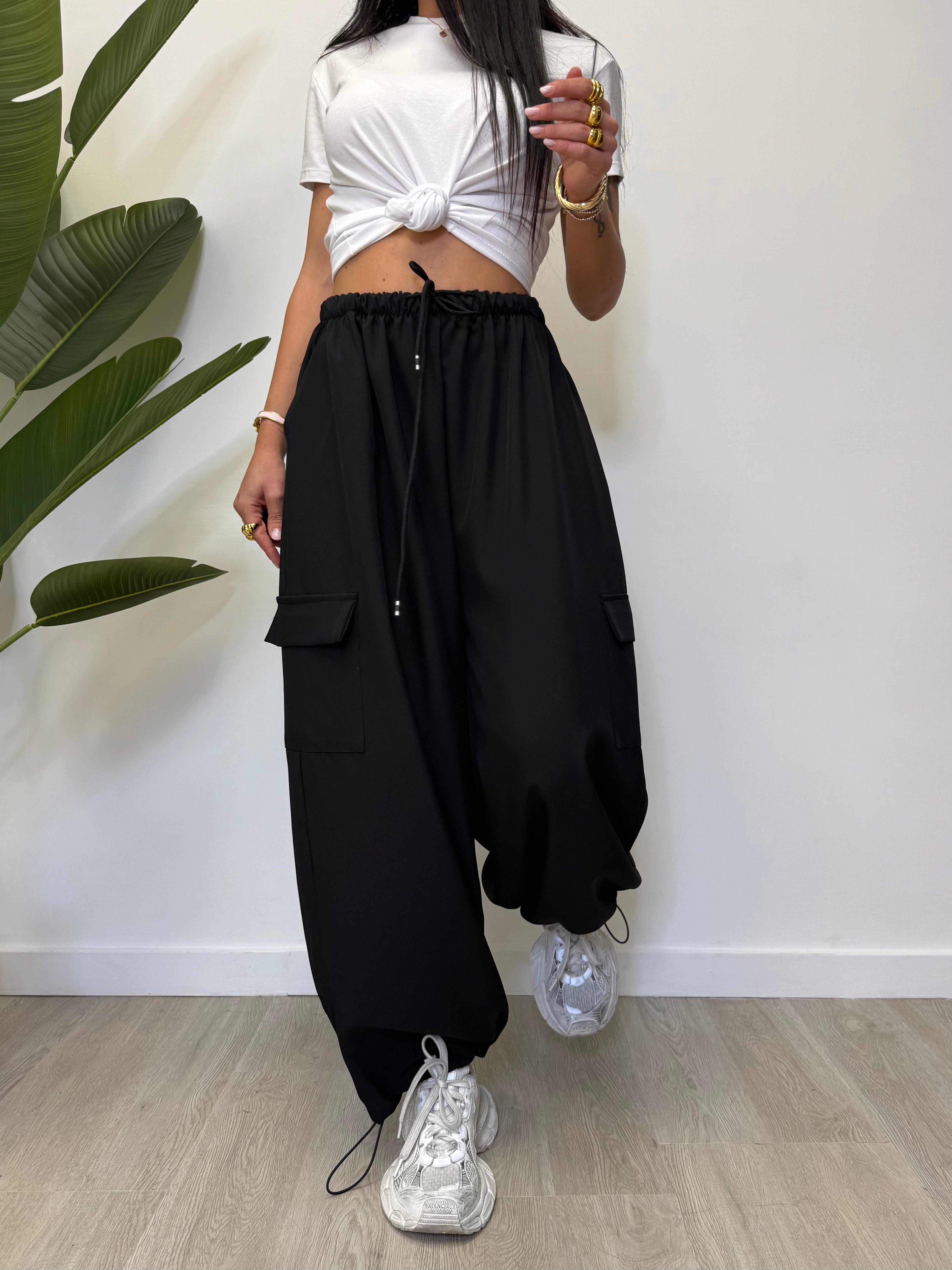 JOGGER CON COULISSE E LACCETTO ALLA CAVIGLIA 6080