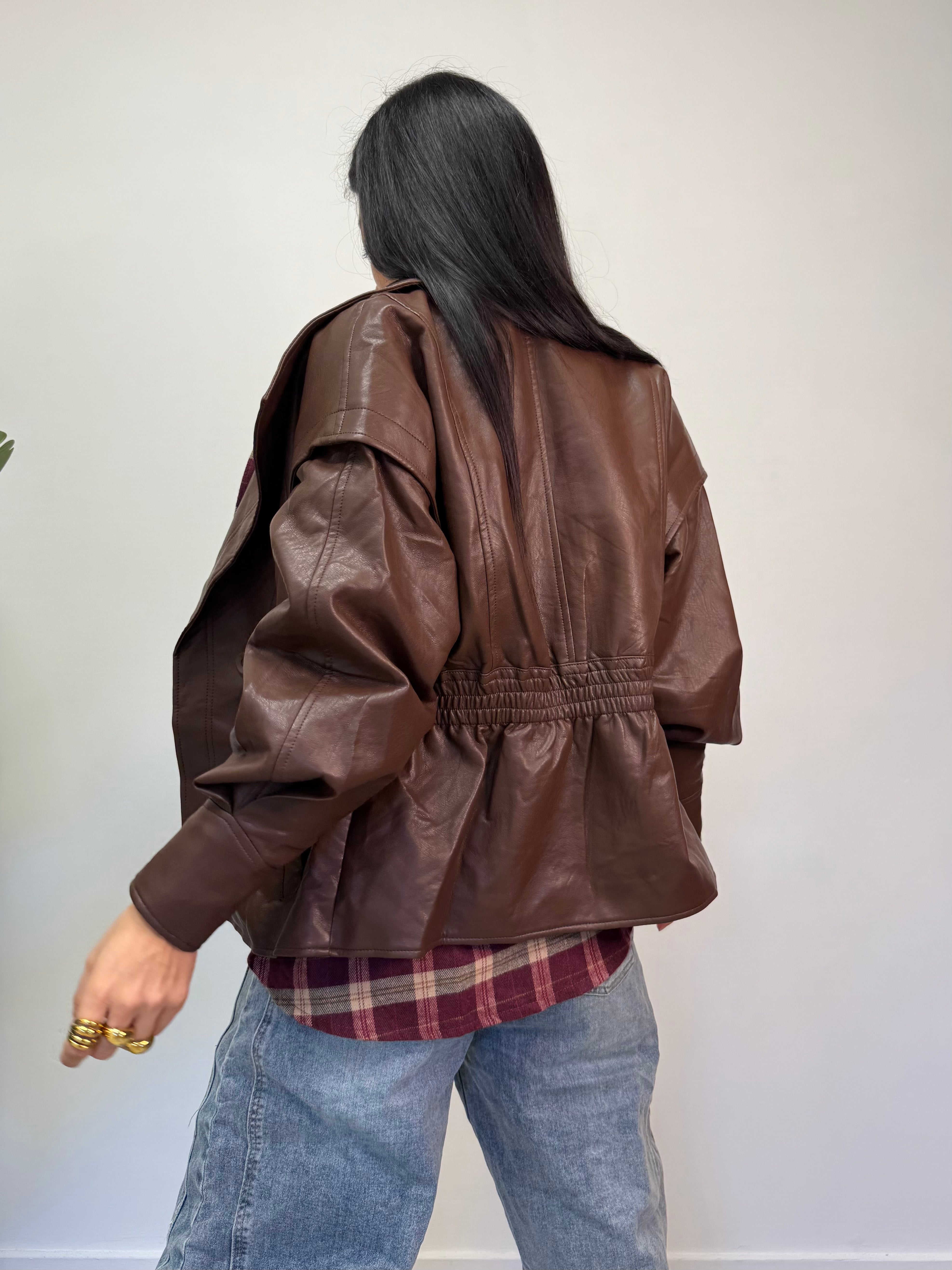 GIACCA CON ELASTICO EFFETTO PELLE 2462