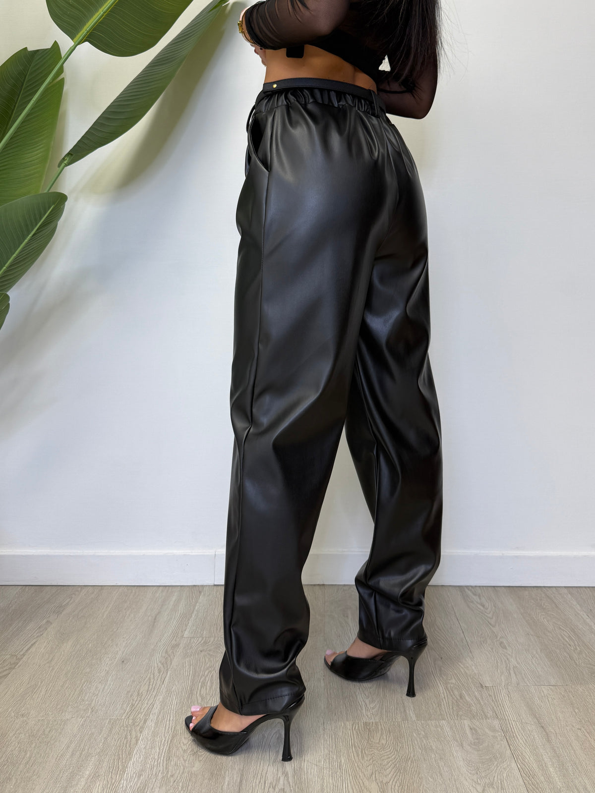 PANTALONE BAGGY EFFETTO PELLE 3439